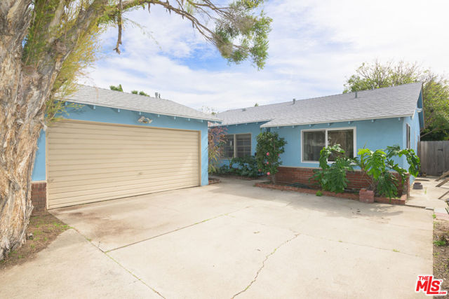 15404 Leadwell Street photo 2