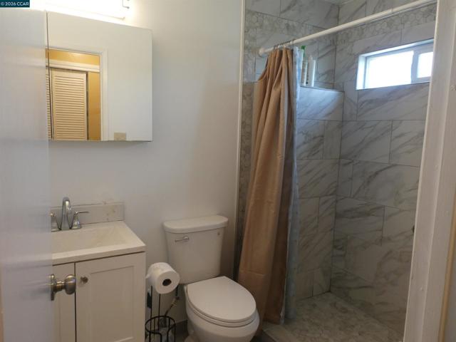 Image 26 of 43 For 2908 Sargent Ave