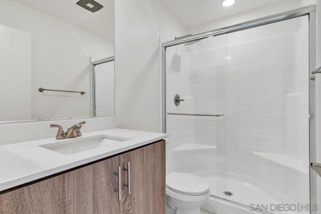 35103 Vine Pl, Fallbrook CA: https://media.crmls.org/mediaz/a241294f-7ede-4fc9-8bbd-4632b3add4ea.jpg