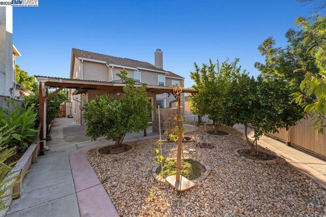 1429 BLUESAGE COURT, Tracy CA: https://media.crmls.org/mediaz/a24186d3-7102-4764-8a62-c4e5198d35b5.jpg