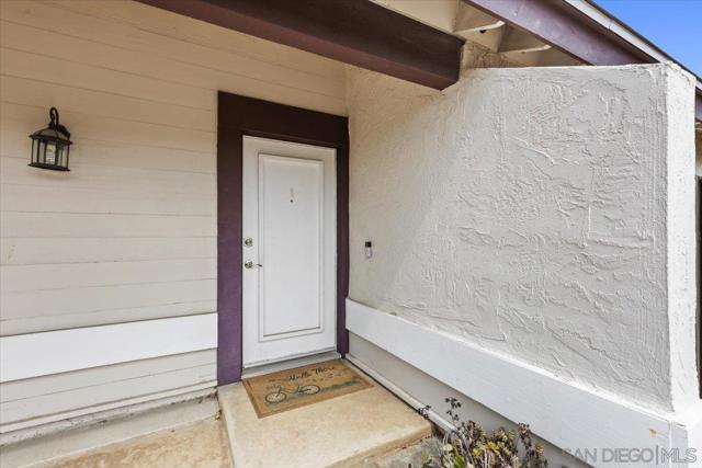 1059 Buena Vista Way, Chula Vista CA: https://media.crmls.org/mediaz/a241d42c-6bfb-444a-8ed5-9731975e380e.jpg