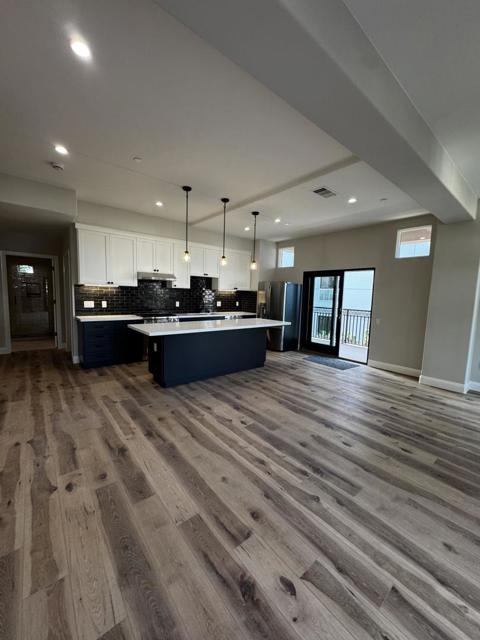 200 Sheridan Avenue, Palo Alto CA: https://media.crmls.org/mediaz/a241f355-4781-4092-bb4d-79e2e7925d93.jpg