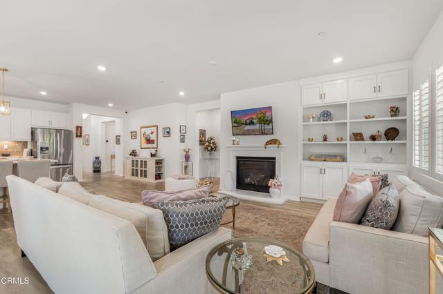 566 Purple Sage Lane, Simi Valley CA: https://media.crmls.org/mediaz/a2425115-d3d4-464e-a2ea-06c1b3f02005.jpg