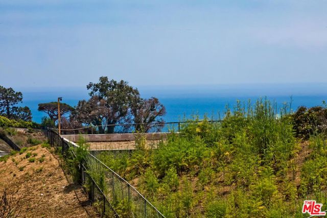 Drew Fenton | 424 Lombard Avenue Pacific Palisades CA | MLS: 7090361
