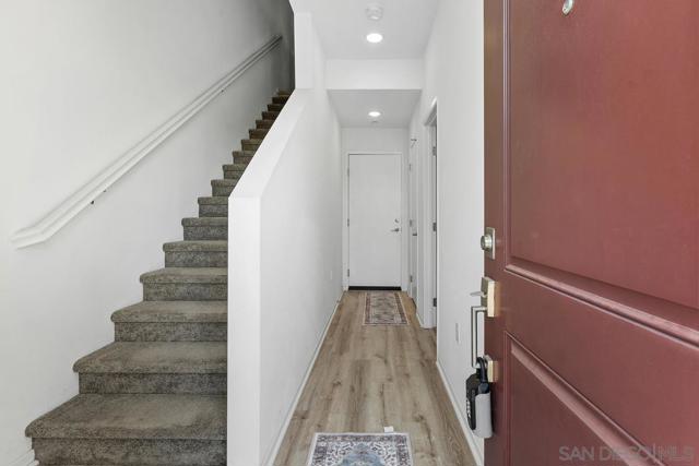 5405 Beach Bluff Ln, San Diego CA: https://media.crmls.org/mediaz/a242ad55-e989-4213-9ddc-1db98b460985.jpg