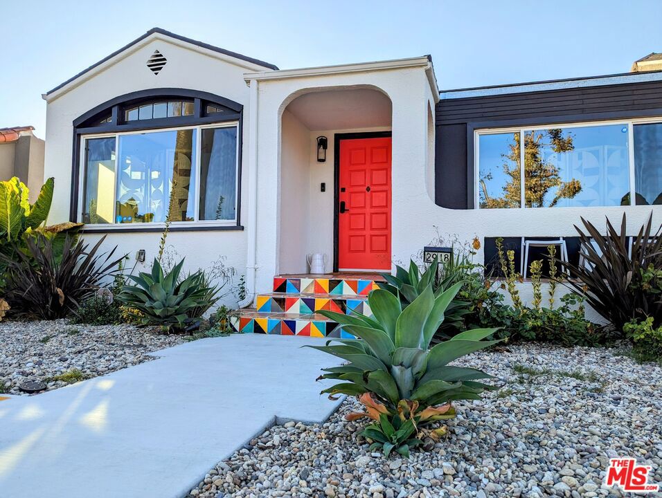 2943 Potomac Avenue — Traditional