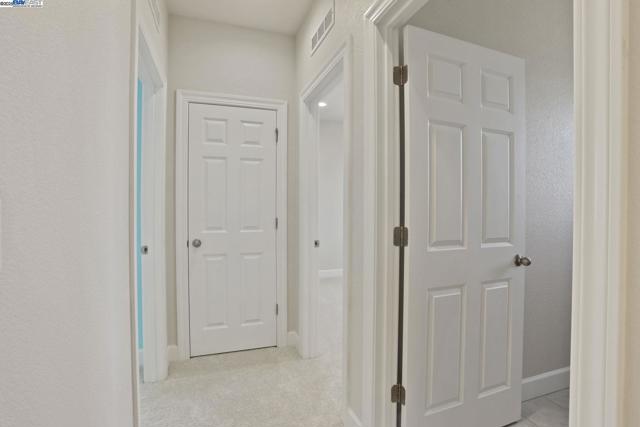 1503 S Oliveira Dr, Mountain House CA: https://media.crmls.org/mediaz/a2441da0-fe17-4ca8-9566-a10a3e3b0c3f.jpg
