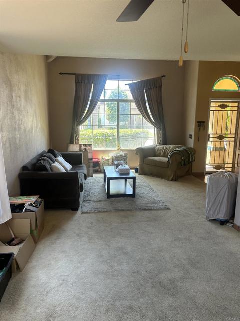 402 Calle Corazon, Oceanside CA: https://media.crmls.org/mediaz/a24437b9-8716-4229-974d-f5123576332f.jpg