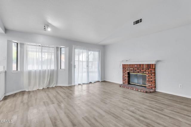 Detail Gallery Image 10 of 35 For 42950 Burlwood Dr, Lancaster,  CA 93536 - 4 Beds | 2/1 Baths