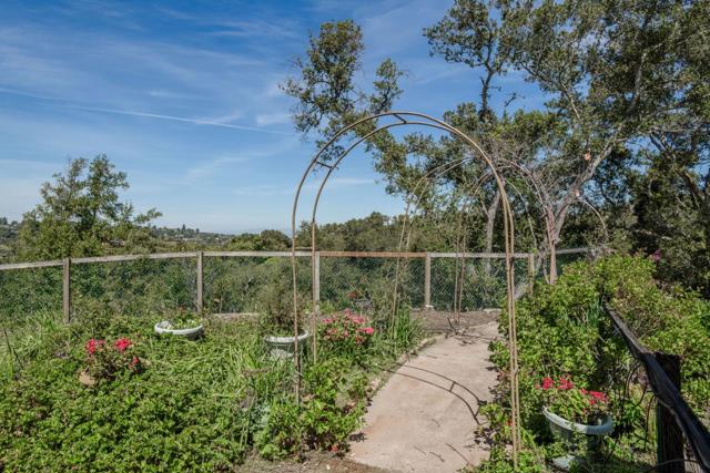 640 Los Trancos Road,  CA: https://media.crmls.org/mediaz/a2448551-1c8a-49ee-bb2c-ff2f520247bb.jpg