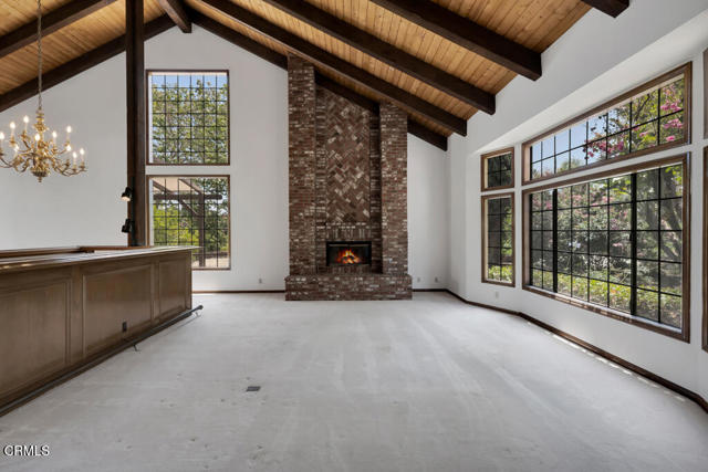 11395 Highridge Court, Camarillo CA: https://media.crmls.org/mediaz/a244f9cd-8203-421e-ae28-784c88812479.jpg