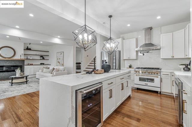 7900 Michigan Ave, Oakland CA: https://media.crmls.org/mediaz/a24504bd-8d3d-4a5f-8d27-2c49a91da512.jpg