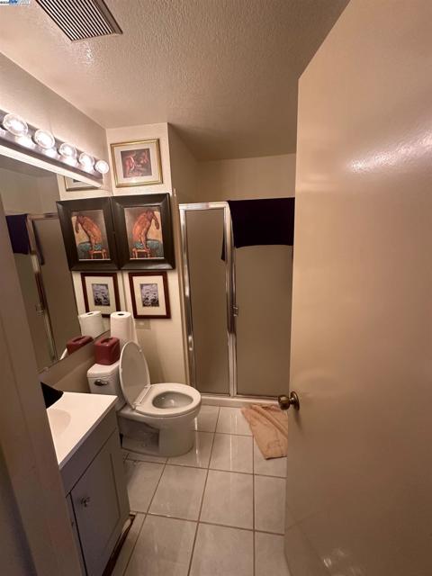 440 Pointe Pacific, Daly City CA: https://media.crmls.org/mediaz/a246028b-f313-4207-8adf-0320e6f0526a.jpg