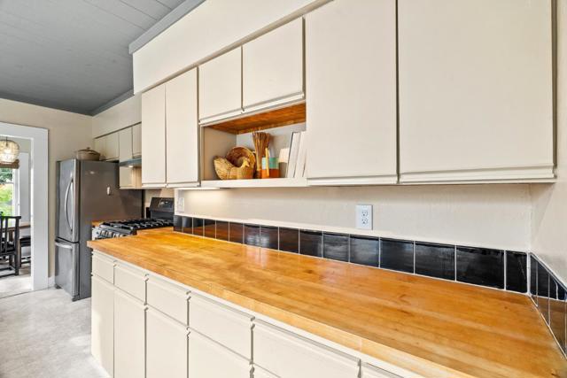 134 May Avenue, Santa Cruz CA: https://media.crmls.org/mediaz/a24702e7-94ec-4f89-8cb7-41ba90499c24.jpg