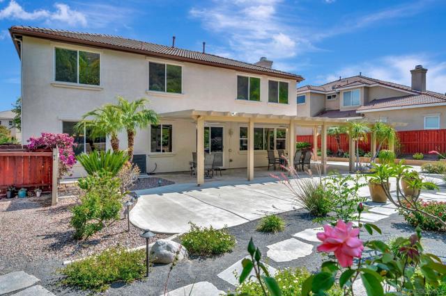 23860 Hollingsworth Dr, Murrieta CA: https://media.crmls.org/mediaz/a247404b-9a33-4b54-8ff1-e472d2a10004.jpg
