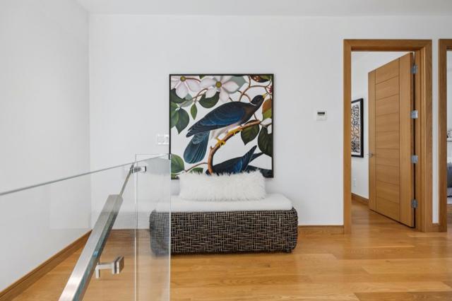 33 Highland Avenue, Burlingame CA: https://media.crmls.org/mediaz/a2479875-b0ab-4fc3-9215-9a5f6751e9b4.jpg