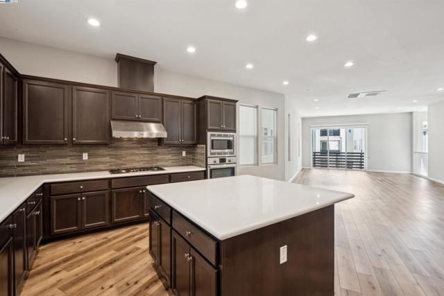 5813 Huntley Ave, Dublin CA: https://media.crmls.org/mediaz/a2481492-6706-4d09-b3b1-bdc05c59e52a.jpg