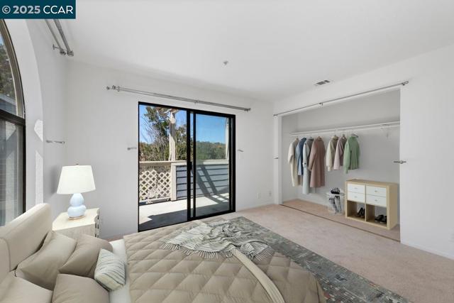 219 Sea Crest Cir, Vallejo CA: https://media.crmls.org/mediaz/a248aabc-52a0-48f9-92ee-ed77ef76e578.jpg