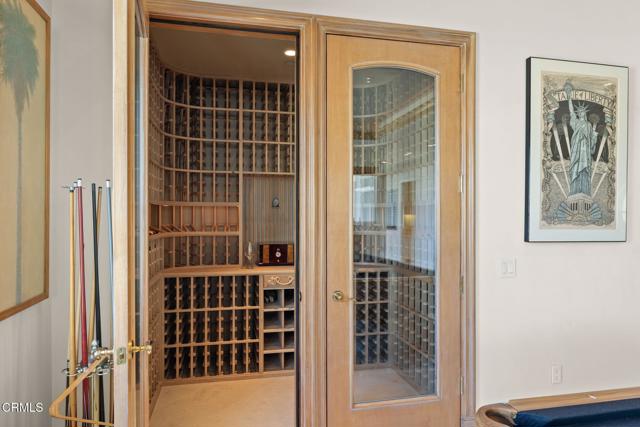 1135 Capri Way, Oxnard CA: https://media.crmls.org/mediaz/a249d7c4-4122-4176-92cb-bc01745391dc.jpg