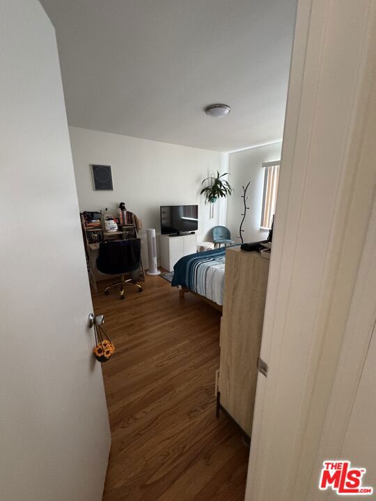 231 California Avenue, Santa Monica CA: https://media.crmls.org/mediaz/a24a29e9-b22e-49e2-9afd-d659c94355e4.jpg