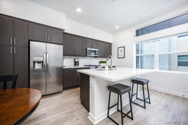 10402 Harlow Cir, San Diego CA: https://media.crmls.org/mediaz/a24a53bf-c83d-4069-b269-510f3bebd2a7.jpg