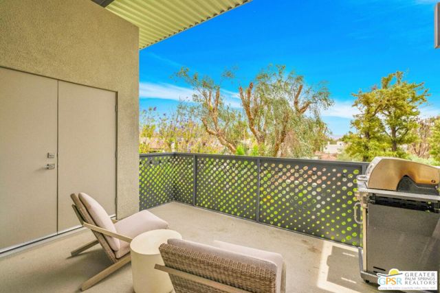 173 The riv, Palm Springs CA: https://media.crmls.org/mediaz/a24c097e-902f-46b4-a687-83be2ceaf0c4.jpg