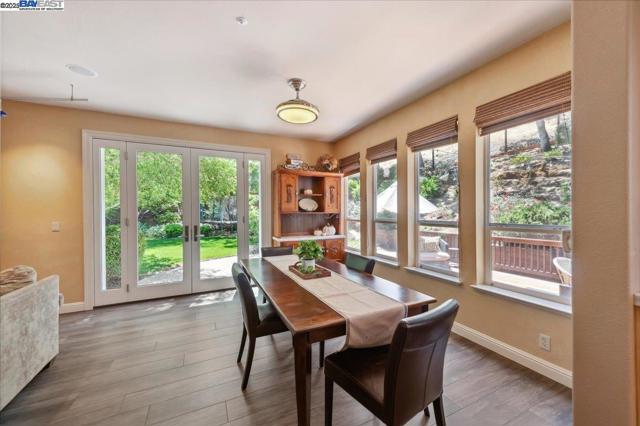 3761 SMALLWOOD COURT, Pleasanton CA: https://media.crmls.org/mediaz/a24c7337-0c55-4ab8-8d5c-591cd08b6e47.jpg
