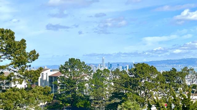 126 Gold Mine Drive, San Francisco CA: https://media.crmls.org/mediaz/a24cf076-b1c5-4984-9c02-55bc2d7628d3.jpg