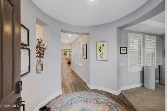 6923 Ridgemark Court, Moorpark CA: https://media.crmls.org/mediaz/a24d2aab-0fb5-4e94-b1cd-1f5ecf36cd03.jpg