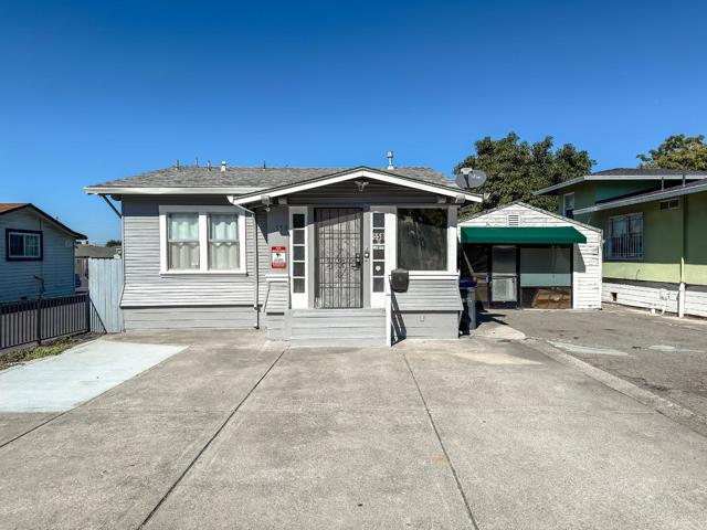 558 A Street, Hayward CA: https://media.crmls.org/mediaz/a24d4524-3e08-4ec3-b331-b60ed8b0894b.jpg