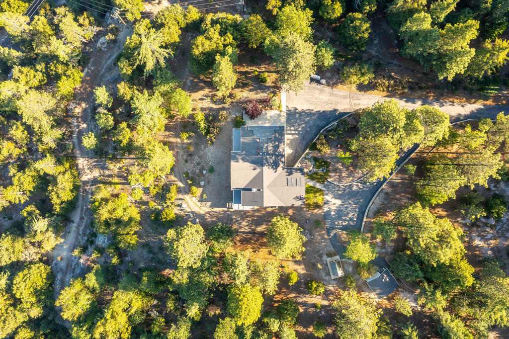 https://media.crmls.org/mediaz/a24d84c9-6769-4e09-8ec0-f50587160944.jpg?preset=X-Large