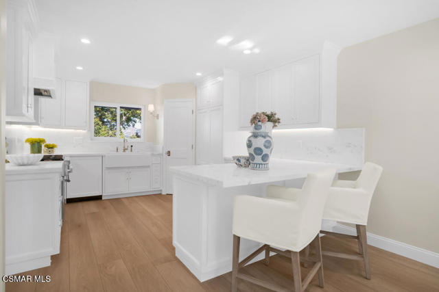1228 S Westlake Boulevard, Westlake Village CA: https://media.crmls.org/mediaz/a24d92f5-b9ac-473e-8296-f146c3438d5b.jpg