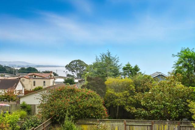 330 Avenue Cabrillo, El Granada CA: https://media.crmls.org/mediaz/a24de914-b956-4b81-87fe-8a22b7164b49.jpg