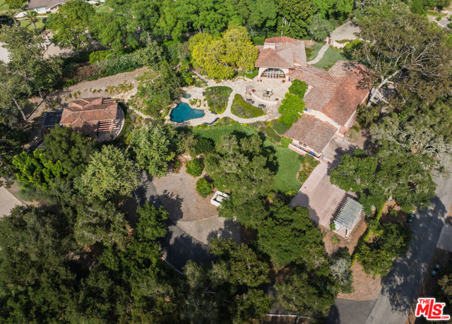 4490 Via Alegre, Santa Barbara CA: https://media.crmls.org/mediaz/a24e61e1-1a6a-4879-a316-59ce9058601e.jpg