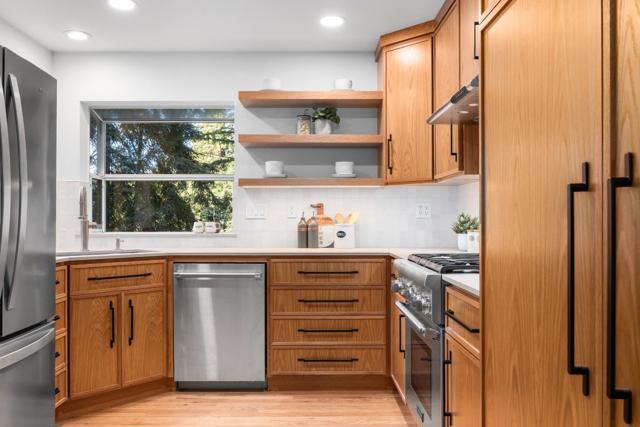 22021 Old Santa Cruz Highway, Los Gatos CA: https://media.crmls.org/mediaz/a24ecb8c-c486-4206-938f-2ffd0fb414b2.jpg