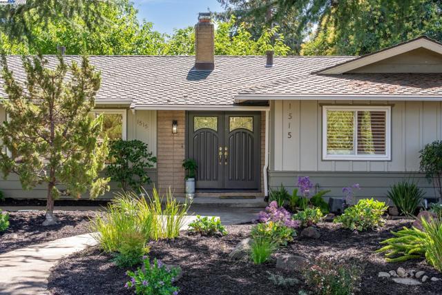 1515 Grove Way, Concord CA: https://media.crmls.org/mediaz/a24f57e3-7f25-47eb-b4f7-bb7a8f0acf3d.jpg