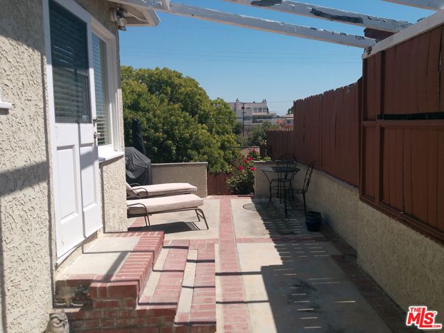 5078 Southridge Avenue, Los Angeles CA: https://media.crmls.org/mediaz/a24fc00a-1fcf-4b39-ab08-a969932f814c.jpg