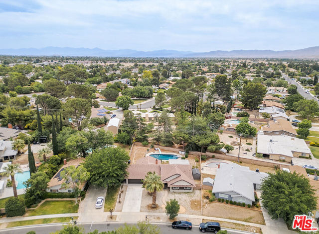 43818 Halcom Avenue, Lancaster CA: https://media.crmls.org/mediaz/a250160c-163b-4e9f-b41f-bb7a44ecebfb.jpg