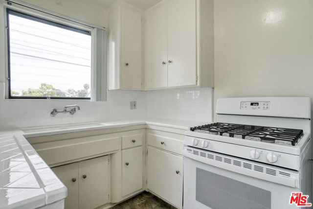 2314 S Corning Street, Los Angeles CA: https://media.crmls.org/mediaz/a250808a-c89f-494c-a50a-045bc1552141.jpg