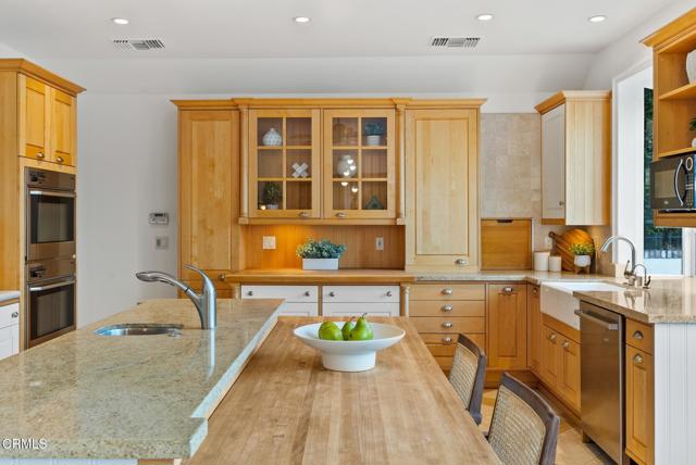 Detail Gallery Image 12 of 45 For 2596 Wallingford Dr, Beverly Hills,  CA 90210 - 4 Beds | 3/1 Baths