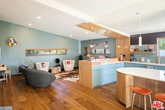 3307 Deronda Drive, Los Angeles CA: https://media.crmls.org/mediaz/a25137f6-e08e-4415-9559-a0a2593fd37b.jpg