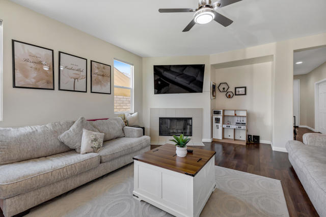 Image 7 of 49 For 37897 Chesterfield Street