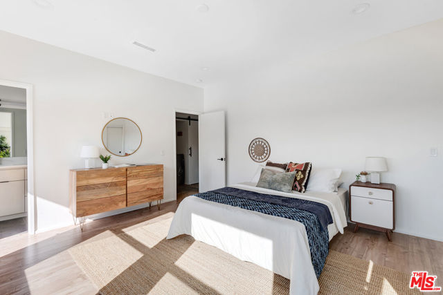 841 N La Fayette Park Place, Los Angeles CA: https://media.crmls.org/mediaz/a252831f-ec9c-46d0-8d7e-33fff3ef2f57.jpg