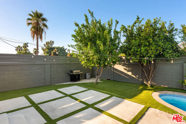 17109 Burton Street photo 11