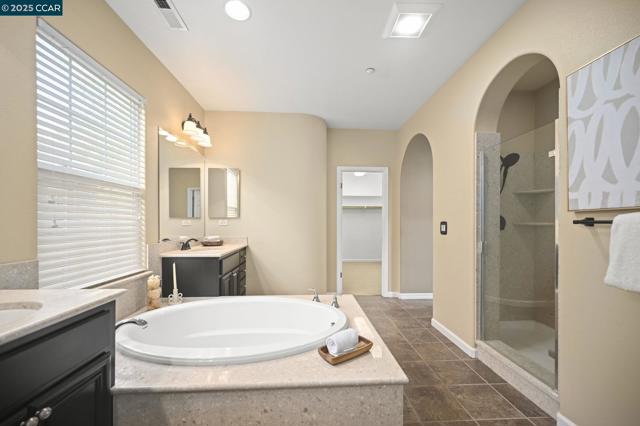 7774 Stoneleaf Rd, San Ramon CA: https://media.crmls.org/mediaz/a252c808-831e-4a6c-851a-c4f555f42942.jpg