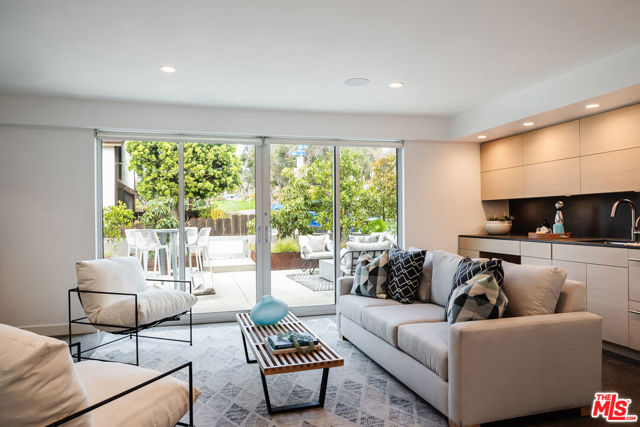 532 6th Street, Manhattan Beach CA: https://media.crmls.org/mediaz/a2531b5e-bc12-4f26-a9a4-d7bf780beb92.jpg