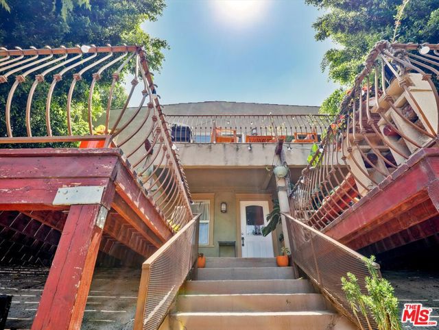 1016 Laguna Avenue, Los Angeles CA: https://media.crmls.org/mediaz/a253e7b2-5af5-47de-a989-b63d9deeaffe.jpg