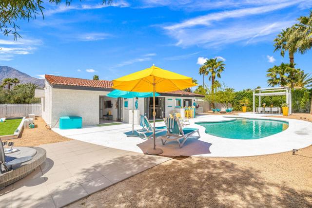 1862 N Nogales Way, Palm Springs CA: https://media.crmls.org/mediaz/a253f352-999e-47ac-aa0c-192c93e81897.jpg
