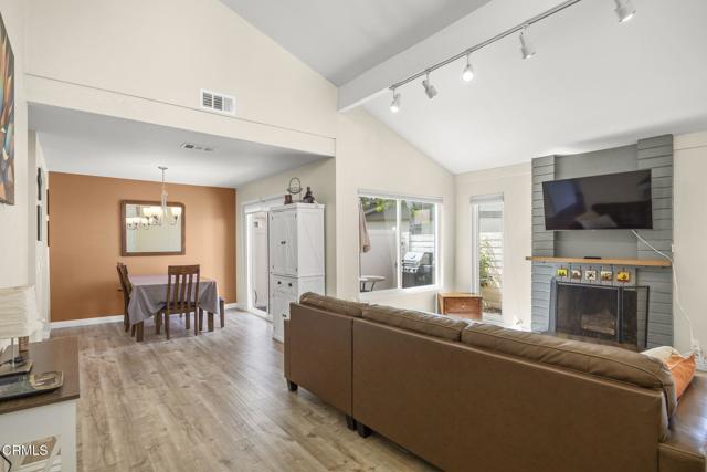 658 Holly Avenue, Oxnard CA: https://media.crmls.org/mediaz/a25425c4-4f7e-4e2f-aad3-0f8a0f3da5aa.jpg