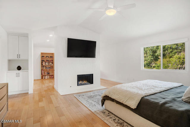 29504 Woodbrook Drive, Agoura Hills CA: https://media.crmls.org/mediaz/a255a104-2737-44b9-9689-5288613544ee.jpg